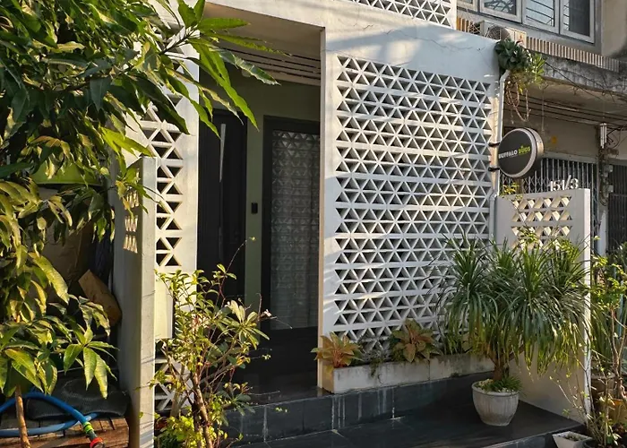 Casa de férias Siri Designer 3-storey Townhouse With Garden And Luxury Amenities Banguecoque