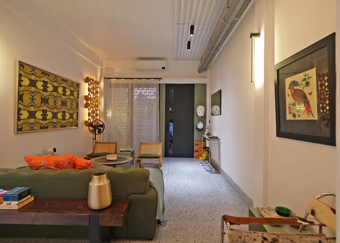 Siri Designer 3-storey Townhouse With Garden And Luxury Amenities Bangkok