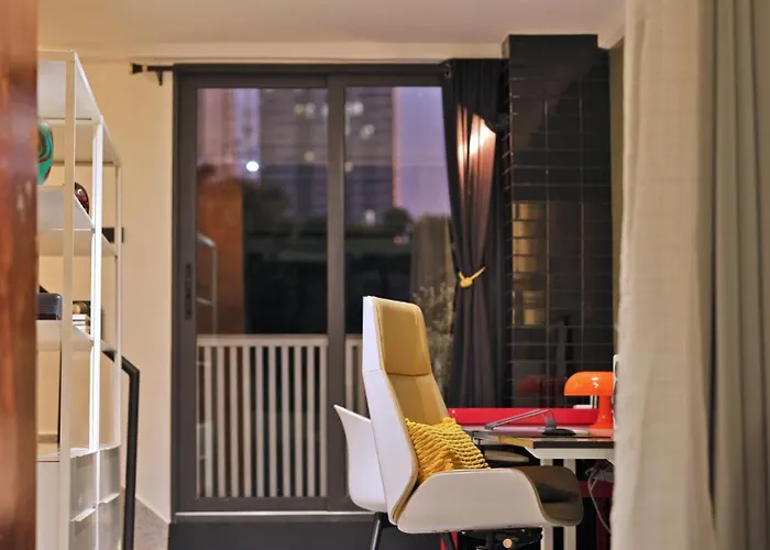 Siri Designer 3-storey Townhouse With Garden And Luxury Amenities Holiday home Bangkok