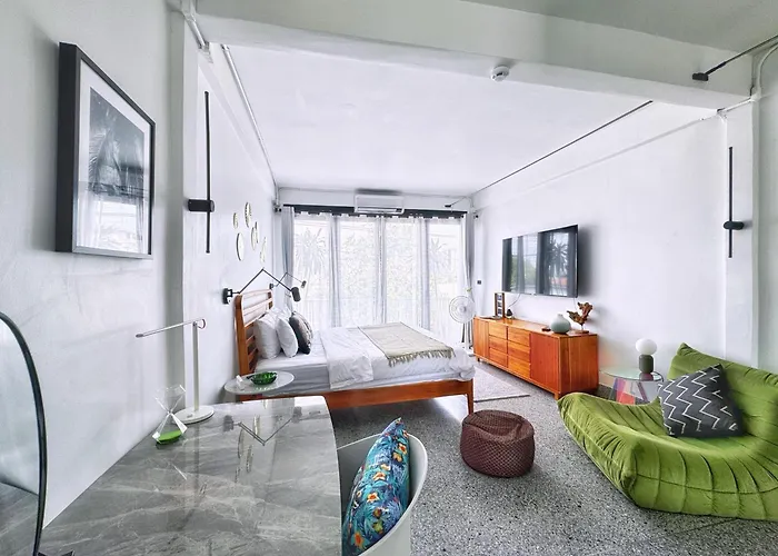 Siri Designer 3-storey Townhouse With Garden And Luxury Amenities Holiday home *