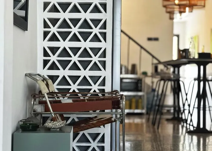 Siri Designer 3-storey Townhouse With Garden And Luxury Amenities Banguecoque