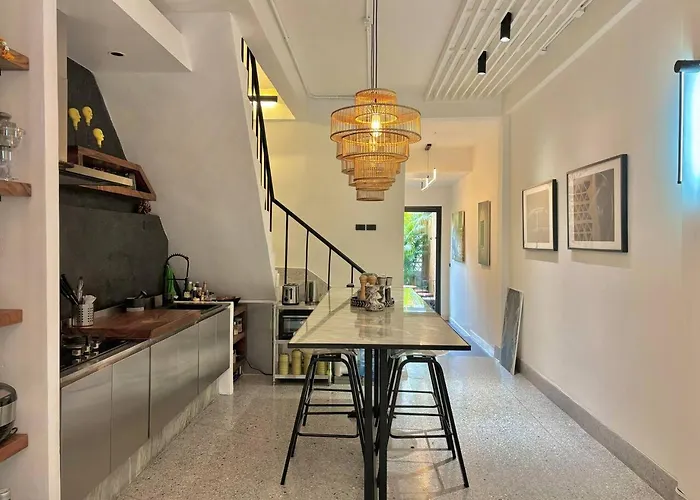 Siri Designer 3-storey Townhouse With Garden And Luxury Amenities Bangkok