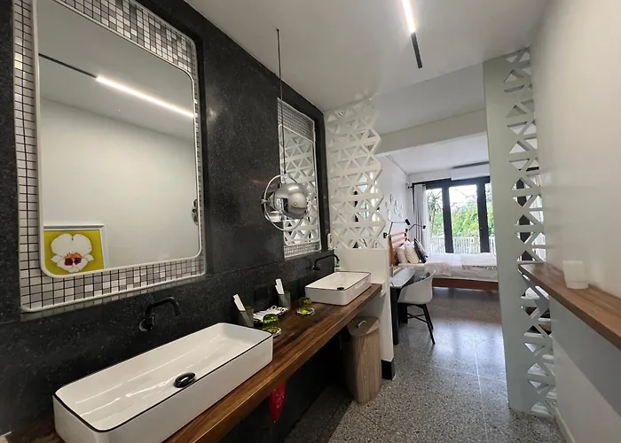 Siri Designer 3-storey Townhouse With Garden And Luxury Amenities *