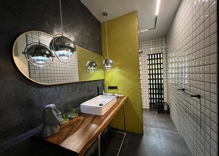Siri Designer 3-storey Townhouse With Garden And Luxury Amenities * Banguecoque