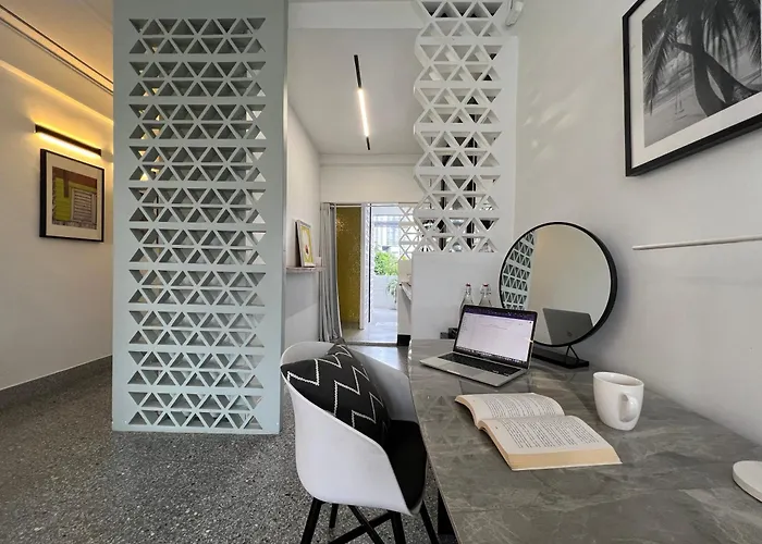 Siri Designer 3-storey Townhouse With Garden And Luxury Amenities * Banguecoque