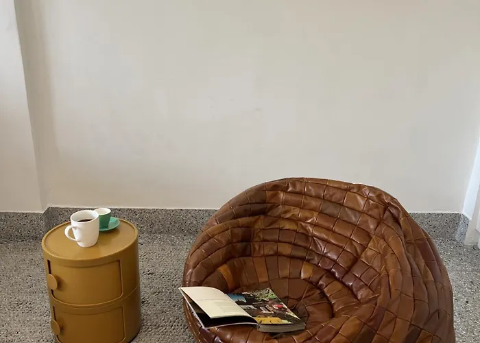 Casa de férias Siri Designer 3-storey Townhouse With Garden And Luxury Amenities