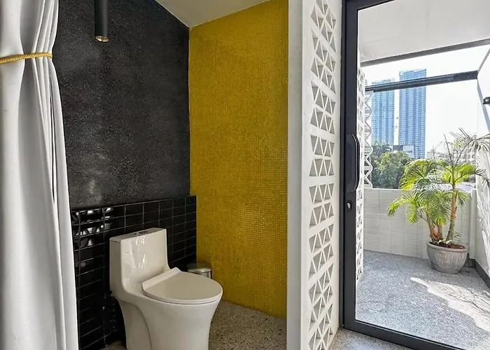 Siri Designer 3-storey Townhouse With Garden And Luxury Amenities Holiday home Bangkok